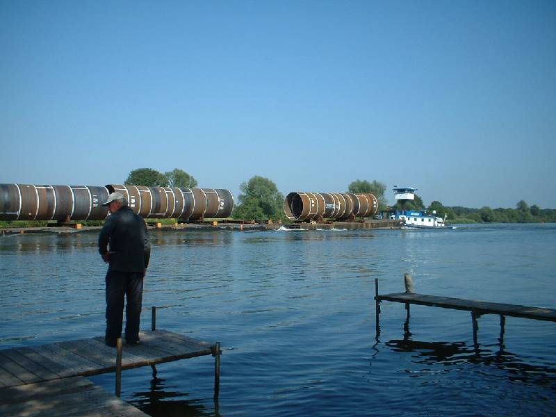 DSCF0010 Die Maas wird aufgefüllt...